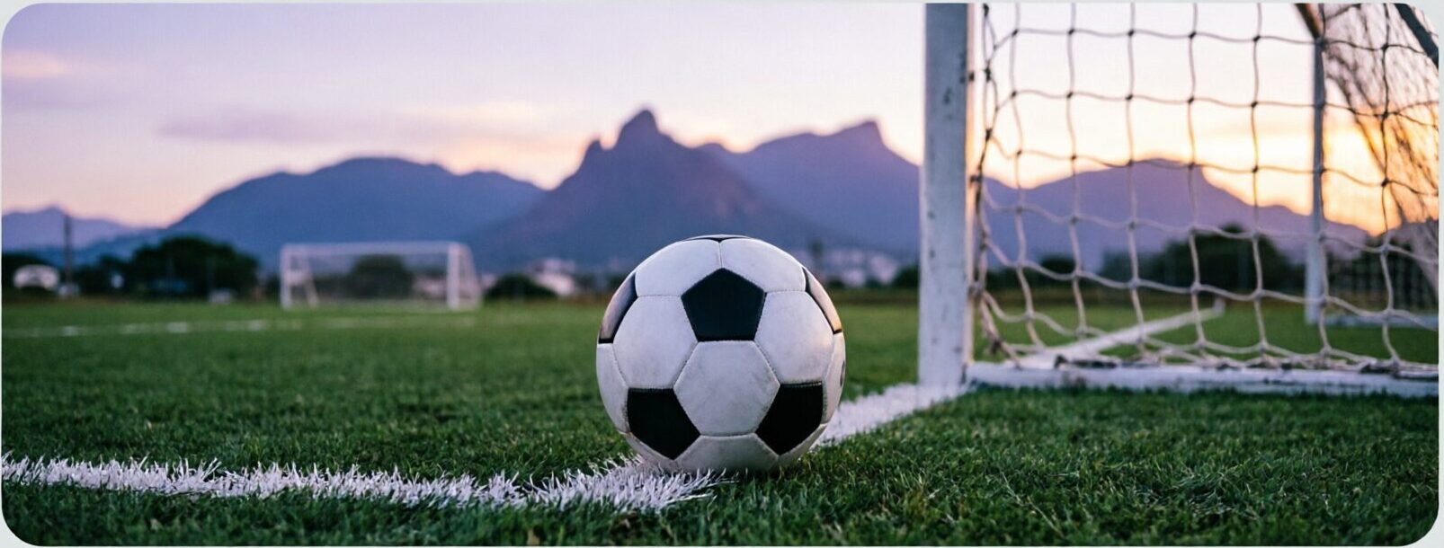 Niños jugando fútbol