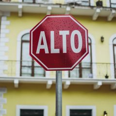 alto-road-signage-2214770.jpg